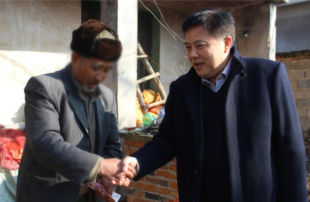 市中醫(yī)醫(yī)院院長韓興貴鼓勵老人增強(qiáng)生活信心.JPG 市中醫(yī)醫(yī)院院長韓興貴鼓勵老人增強(qiáng)生活信心.JPG